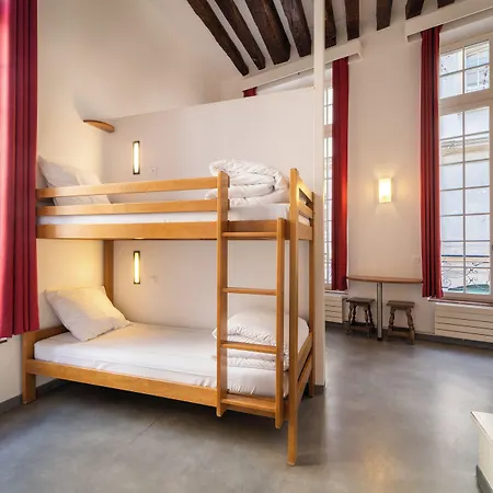 Mije Marais Hostel *