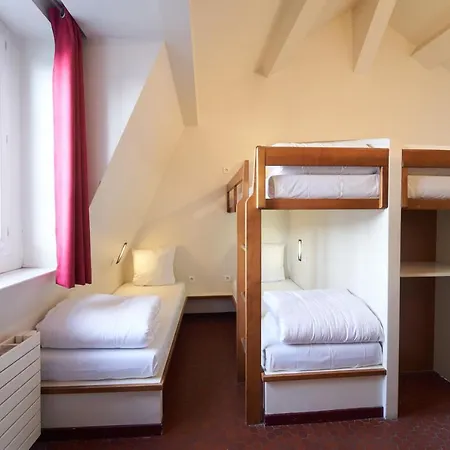 Mije Marais Hostel *