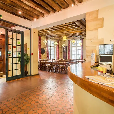 Mije Marais Hostel