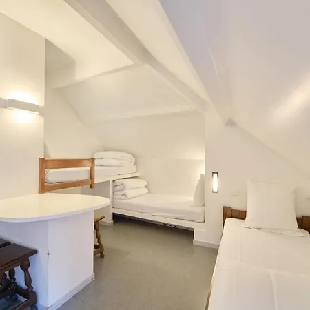 Mije Marais Хостел *