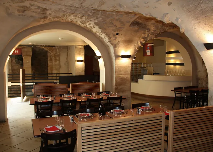 Mije Marais Hostel